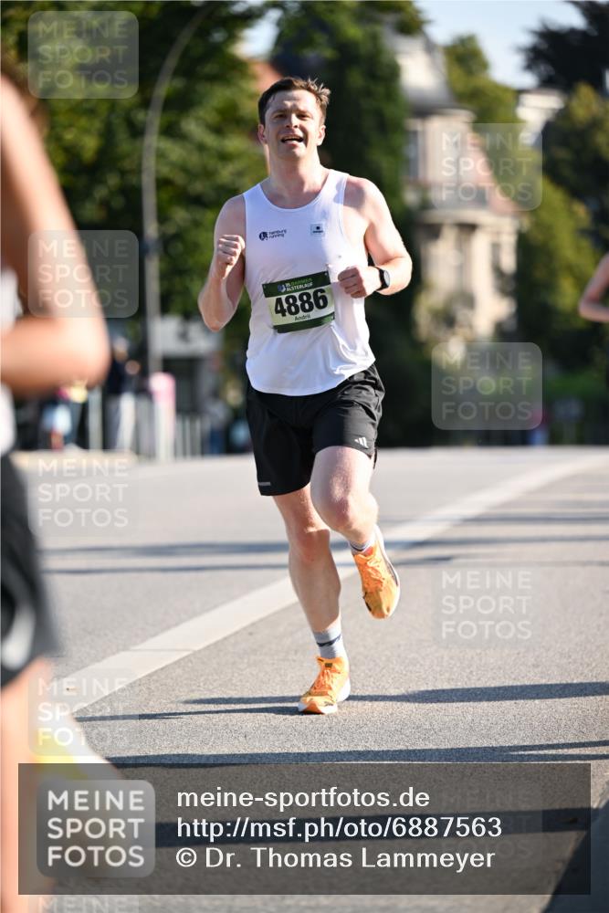 01.09.2024 - BARMER Alsterlauf Dr. Thomas Lammeyer http://msf.ph/oto/6887563 01.09.2024 09:20:44 Laufen 4886 meine-sportfotos.de