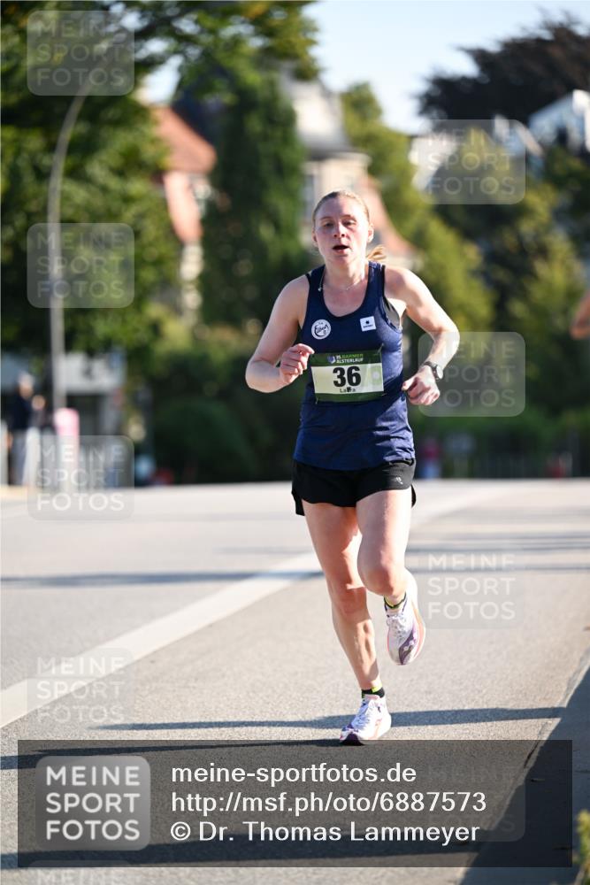 01.09.2024 - BARMER Alsterlauf Dr. Thomas Lammeyer http://msf.ph/oto/6887573 01.09.2024 09:20:46 Laufen 35, 36 meine-sportfotos.de