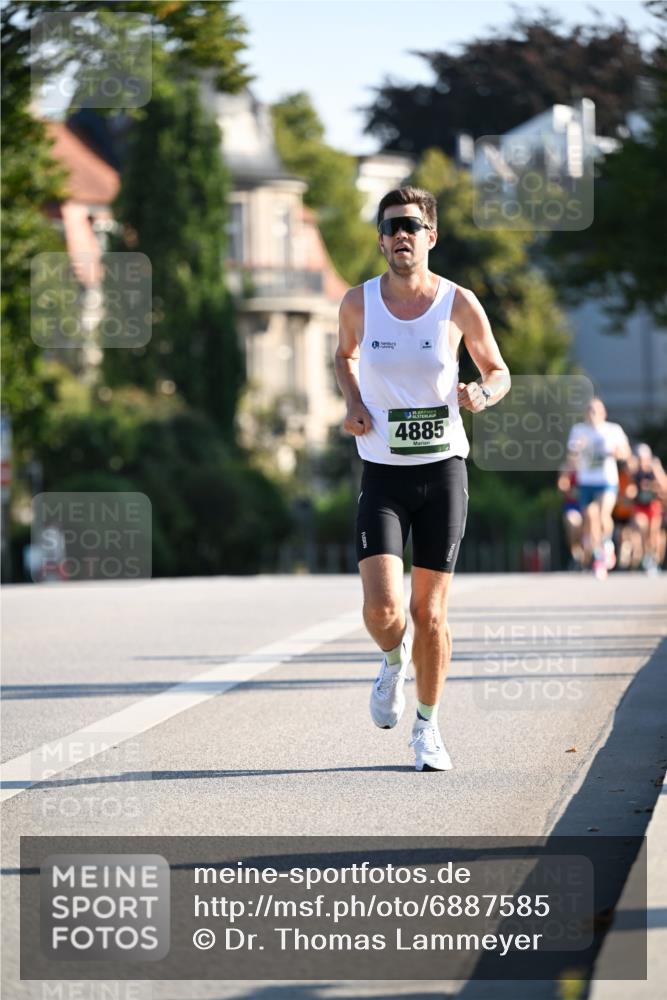 01.09.2024 - BARMER Alsterlauf Dr. Thomas Lammeyer http://msf.ph/oto/6887585 01.09.2024 09:20:49 Laufen 4885 meine-sportfotos.de