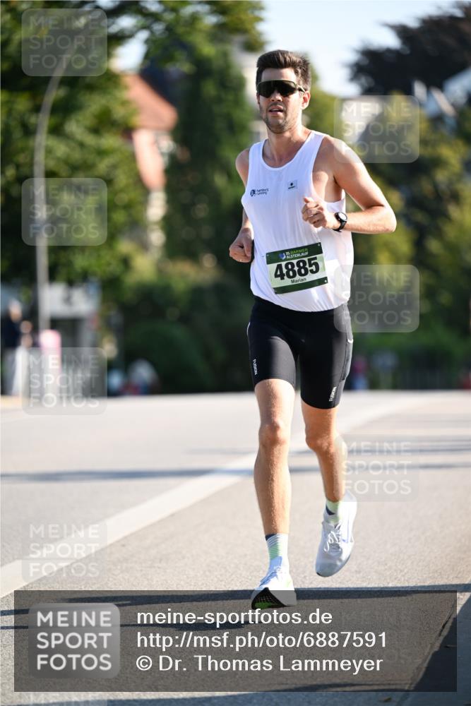 01.09.2024 - BARMER Alsterlauf Dr. Thomas Lammeyer http://msf.ph/oto/6887591 01.09.2024 09:20:49 Laufen 135, 35, 4885 meine-sportfotos.de