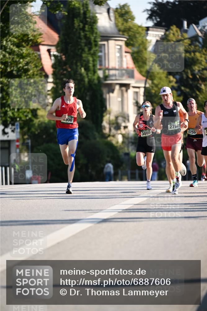 01.09.2024 - BARMER Alsterlauf Dr. Thomas Lammeyer http://msf.ph/oto/6887606 01.09.2024 09:20:57 Laufen 900, 3095, 2787, 5259 meine-sportfotos.de