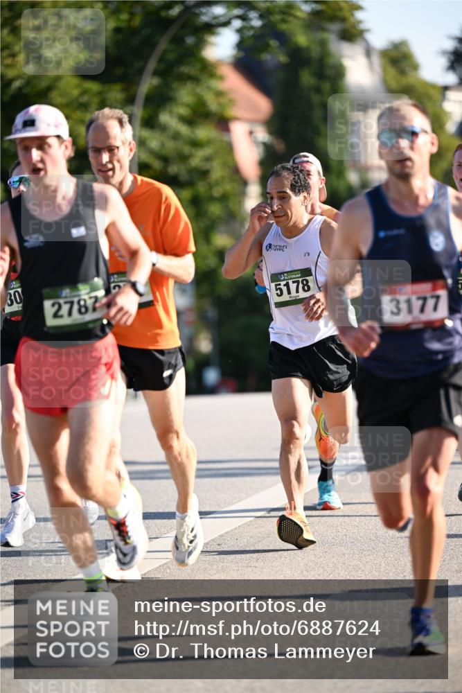 01.09.2024 - BARMER Alsterlauf Dr. Thomas Lammeyer http://msf.ph/oto/6887624 01.09.2024 09:21:01 Laufen 30, 2787, 5178, 3177 meine-sportfotos.de