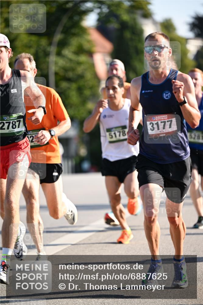 01.09.2024 - BARMER Alsterlauf Dr. Thomas Lammeyer http://msf.ph/oto/6887625 01.09.2024 09:21:02 Laufen 35, 2787, 5178, 135, 3177, 5281 meine-sportfotos.de