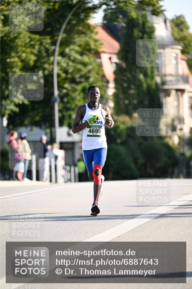 01.09.2024 - BARMER Alsterlauf Dr. Thomas Lammeyer http://msf.ph/oto/6887643 01.09.2024 09:21:06 Laufen 4699 meine-sportfotos.de