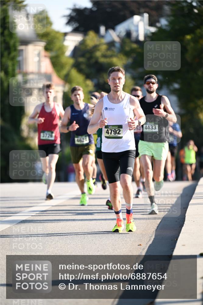01.09.2024 - BARMER Alsterlauf Dr. Thomas Lammeyer http://msf.ph/oto/6887654 01.09.2024 09:21:10 Laufen 35, 4792, 4433 meine-sportfotos.de