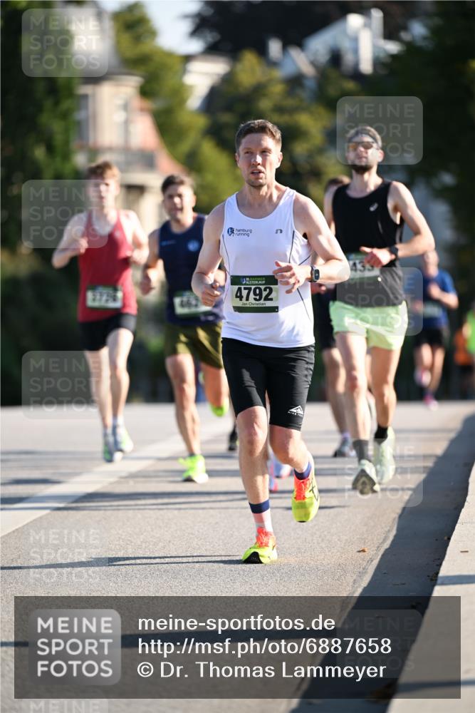 01.09.2024 - BARMER Alsterlauf Dr. Thomas Lammeyer http://msf.ph/oto/6887658 01.09.2024 09:21:10 Laufen 3725, 4792, 433 meine-sportfotos.de