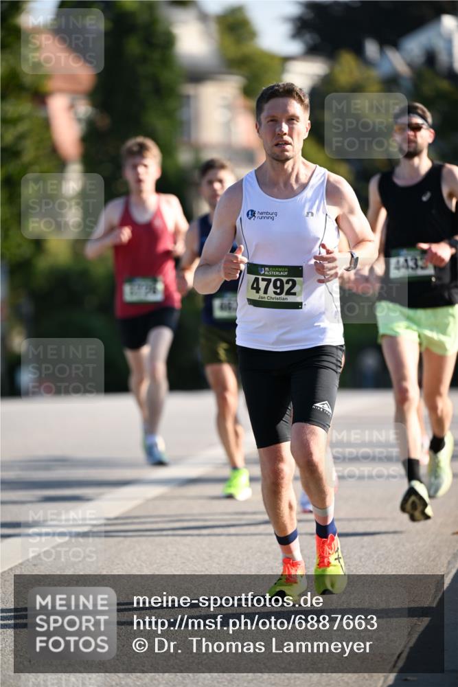 01.09.2024 - BARMER Alsterlauf Dr. Thomas Lammeyer http://msf.ph/oto/6887663 01.09.2024 09:21:11 Laufen 35, 4792, 4433 meine-sportfotos.de