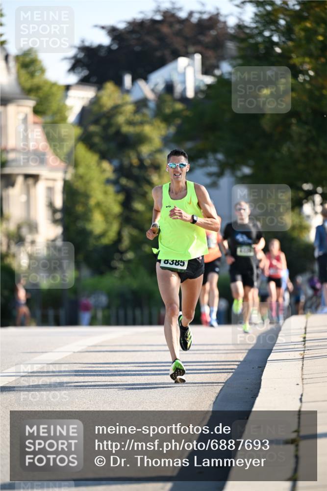 01.09.2024 - BARMER Alsterlauf Dr. Thomas Lammeyer http://msf.ph/oto/6887693 01.09.2024 09:21:21 Laufen 0385 meine-sportfotos.de