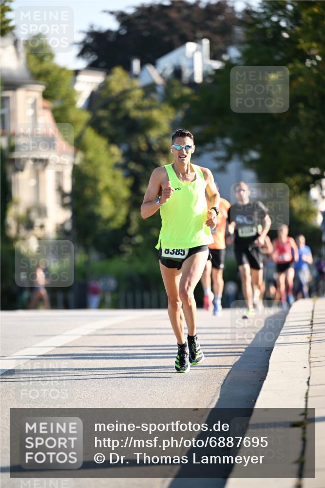 01.09.2024 - BARMER Alsterlauf Dr. Thomas Lammeyer http://msf.ph/oto/6887695 01.09.2024 09:21:22 Laufen 0385 meine-sportfotos.de