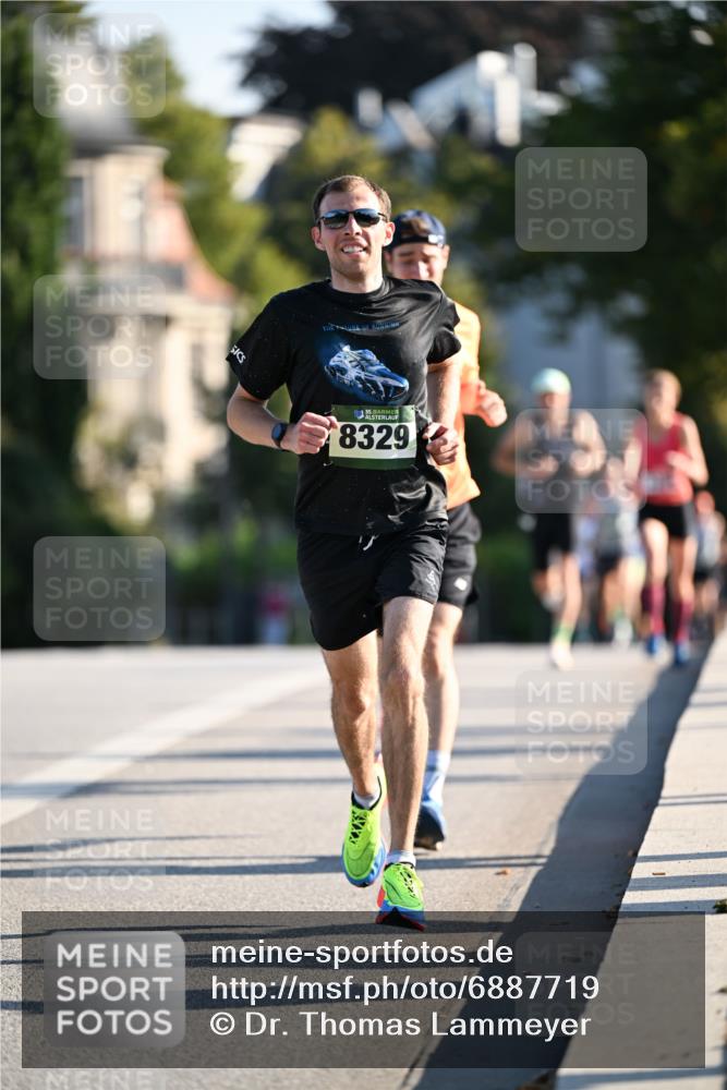 01.09.2024 - BARMER Alsterlauf Dr. Thomas Lammeyer http://msf.ph/oto/6887719 01.09.2024 09:21:26 Laufen 1135, 8329 meine-sportfotos.de