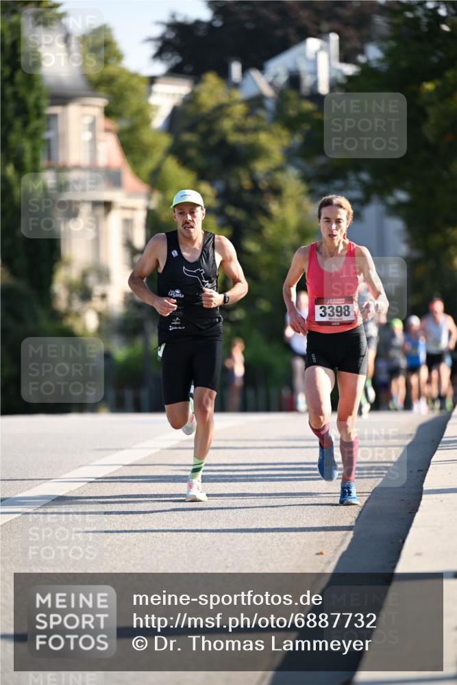 01.09.2024 - BARMER Alsterlauf Dr. Thomas Lammeyer http://msf.ph/oto/6887732 01.09.2024 09:21:30 Laufen 3398 meine-sportfotos.de