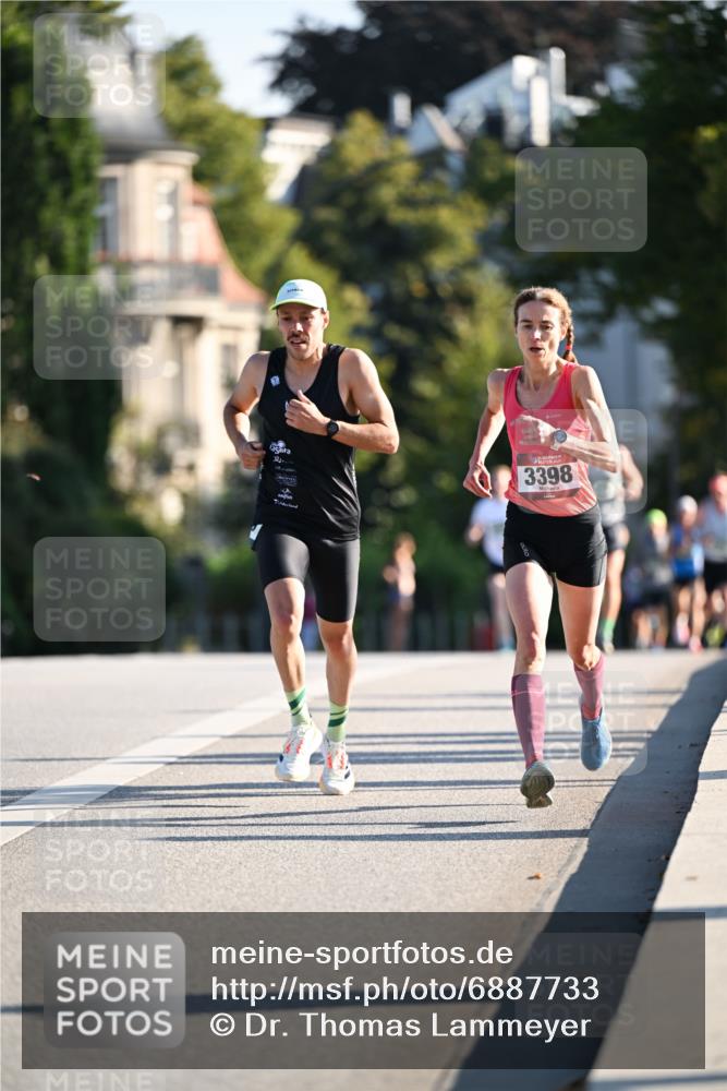 01.09.2024 - BARMER Alsterlauf Dr. Thomas Lammeyer http://msf.ph/oto/6887733 01.09.2024 09:21:30 Laufen 3398 meine-sportfotos.de