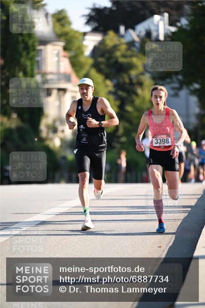 01.09.2024 - BARMER Alsterlauf Dr. Thomas Lammeyer http://msf.ph/oto/6887734 01.09.2024 09:21:30 Laufen 3398 meine-sportfotos.de