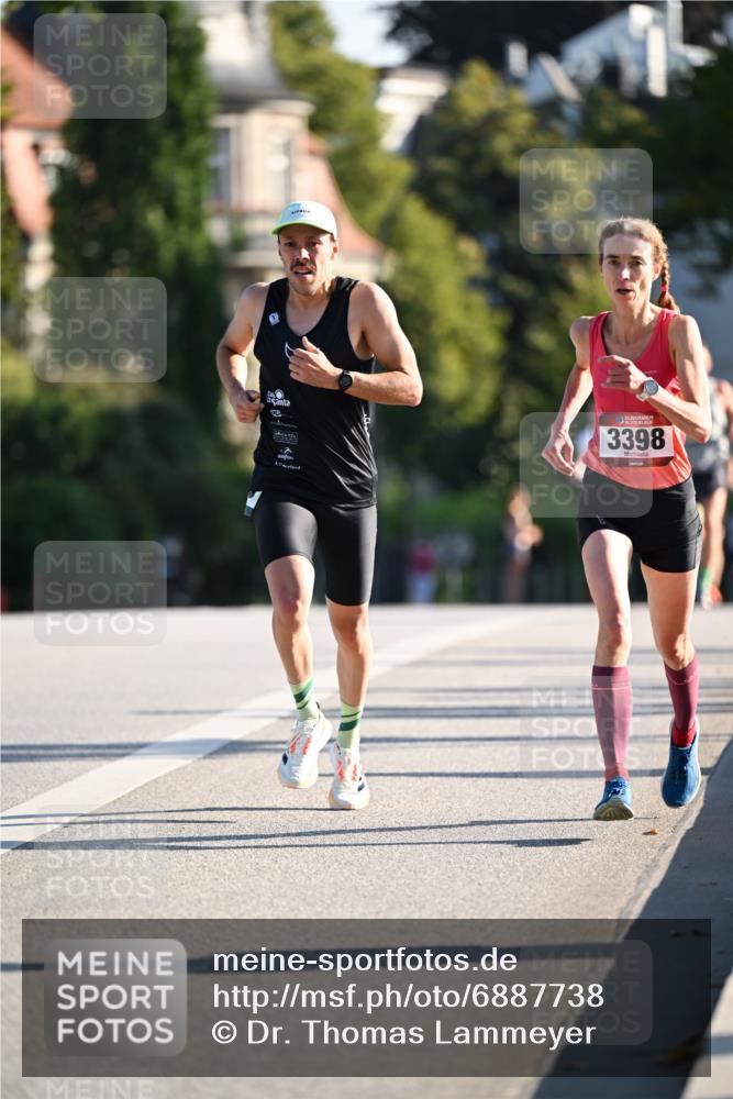 01.09.2024 - BARMER Alsterlauf Dr. Thomas Lammeyer http://msf.ph/oto/6887738 01.09.2024 09:21:30 Laufen 3398 meine-sportfotos.de