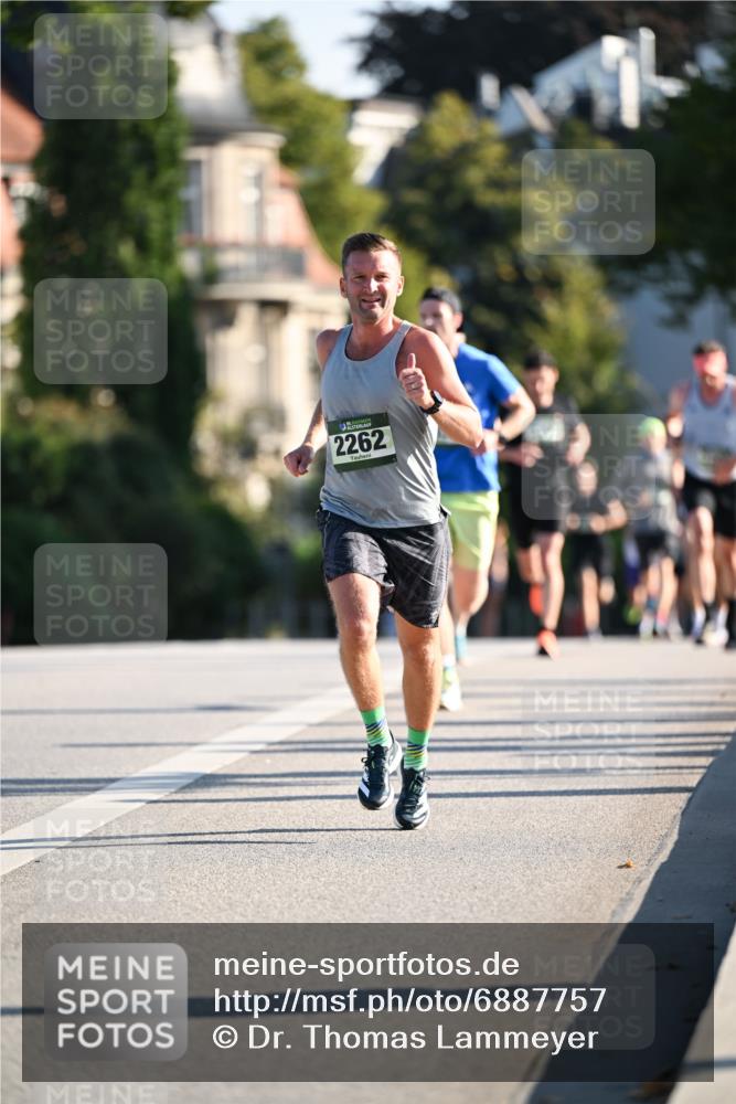 01.09.2024 - BARMER Alsterlauf Dr. Thomas Lammeyer http://msf.ph/oto/6887757 01.09.2024 09:21:36 Laufen 2262 meine-sportfotos.de