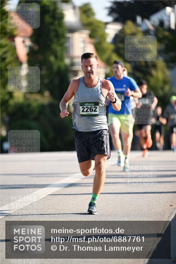 01.09.2024 - BARMER Alsterlauf Dr. Thomas Lammeyer http://msf.ph/oto/6887761 01.09.2024 09:21:36 Laufen 35, 2262 meine-sportfotos.de