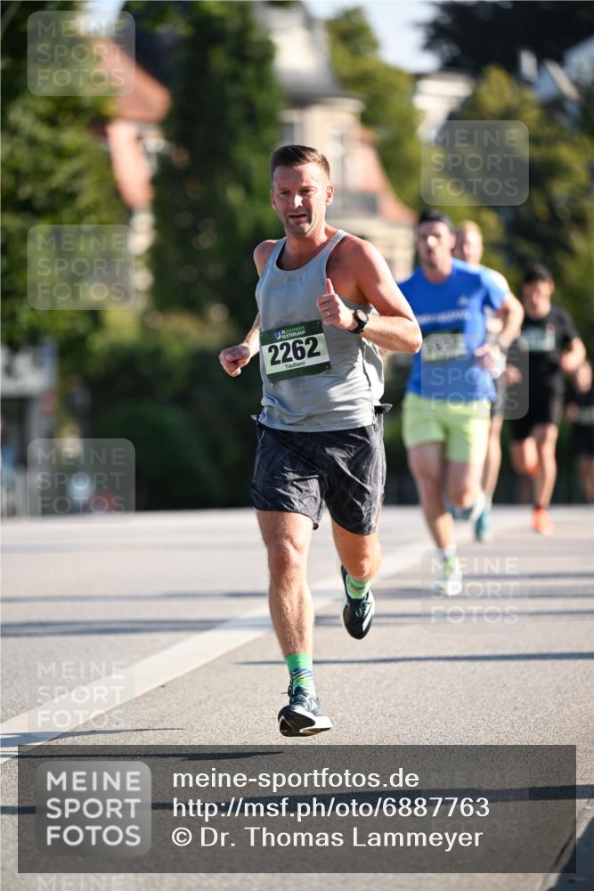 01.09.2024 - BARMER Alsterlauf Dr. Thomas Lammeyer http://msf.ph/oto/6887763 01.09.2024 09:21:36 Laufen 5, 35, 2262 meine-sportfotos.de