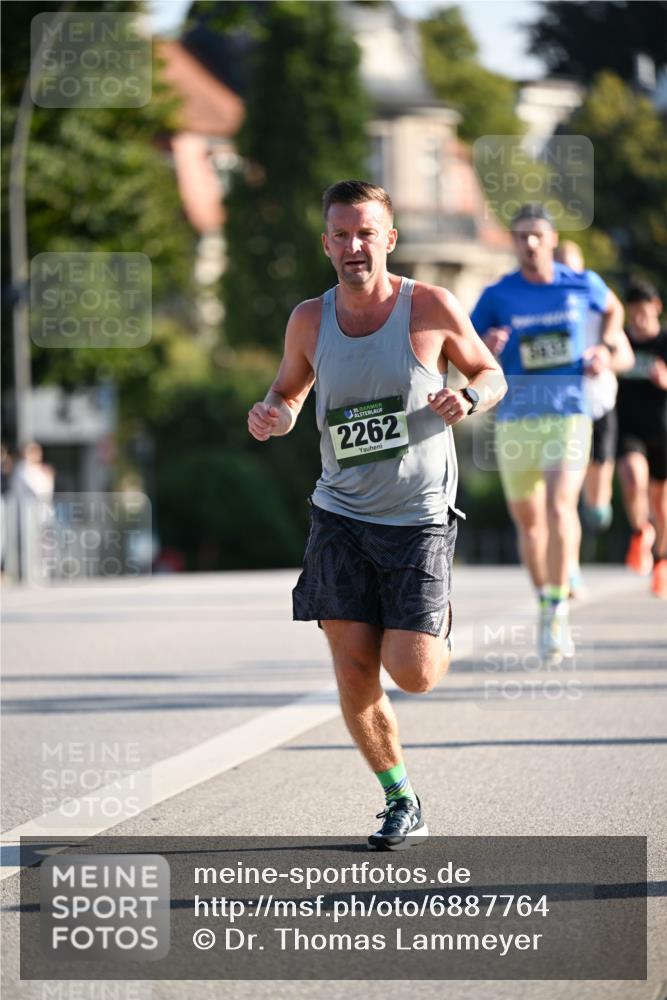 01.09.2024 - BARMER Alsterlauf Dr. Thomas Lammeyer http://msf.ph/oto/6887764 01.09.2024 09:21:37 Laufen 2262 meine-sportfotos.de
