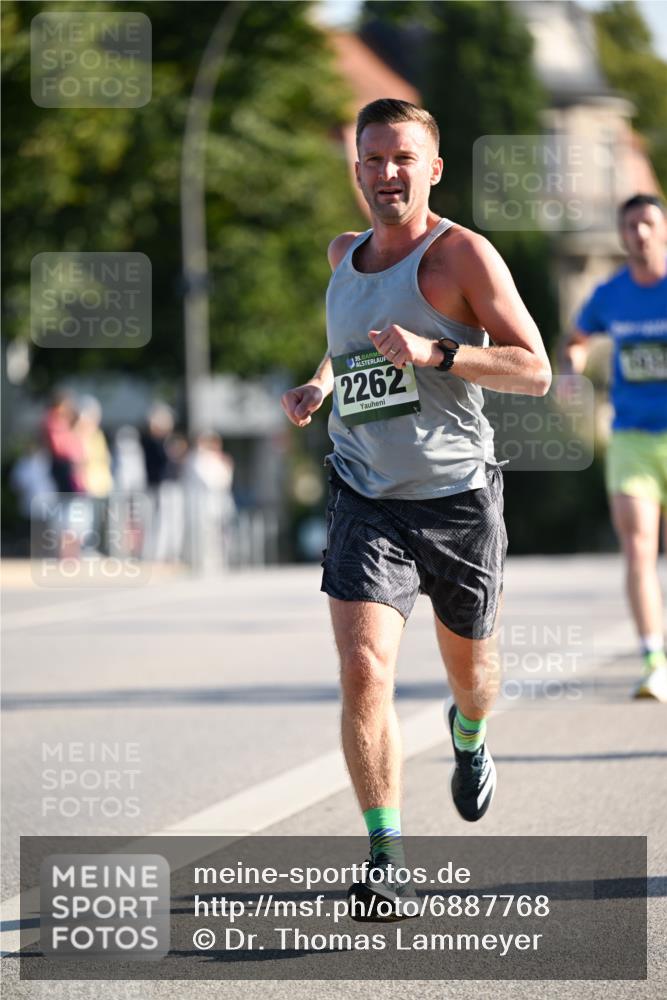 01.09.2024 - BARMER Alsterlauf Dr. Thomas Lammeyer http://msf.ph/oto/6887768 01.09.2024 09:21:37 Laufen 35, 2262 meine-sportfotos.de