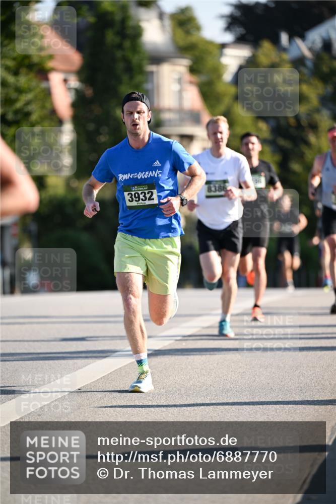 01.09.2024 - BARMER Alsterlauf Dr. Thomas Lammeyer http://msf.ph/oto/6887770 01.09.2024 09:21:38 Laufen 3932, 1040, 8386 meine-sportfotos.de