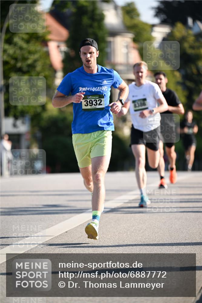 01.09.2024 - BARMER Alsterlauf Dr. Thomas Lammeyer http://msf.ph/oto/6887772 01.09.2024 09:21:38 Laufen 3932 meine-sportfotos.de