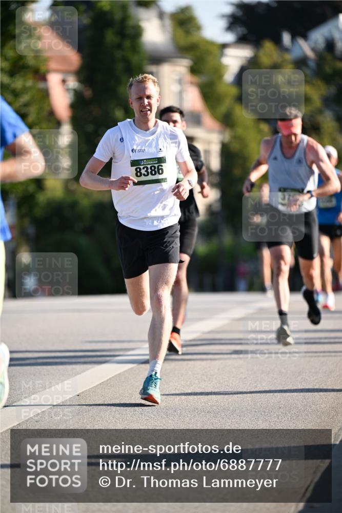 01.09.2024 - BARMER Alsterlauf Dr. Thomas Lammeyer http://msf.ph/oto/6887777 01.09.2024 09:21:39 Laufen 8386 meine-sportfotos.de