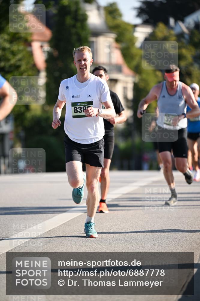 01.09.2024 - BARMER Alsterlauf Dr. Thomas Lammeyer http://msf.ph/oto/6887778 01.09.2024 09:21:39 Laufen 35, 8382, 37 meine-sportfotos.de