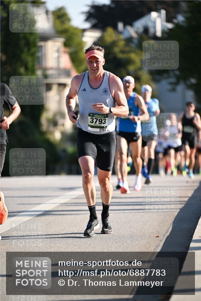01.09.2024 - BARMER Alsterlauf Dr. Thomas Lammeyer http://msf.ph/oto/6887783 01.09.2024 09:21:41 Laufen 35, 3793, 3793 meine-sportfotos.de
