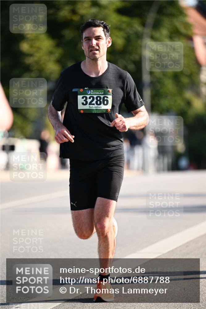 01.09.2024 - BARMER Alsterlauf Dr. Thomas Lammeyer http://msf.ph/oto/6887788 01.09.2024 09:21:42 Laufen 35, 3286 meine-sportfotos.de