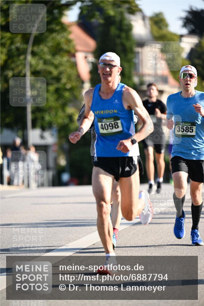 01.09.2024 - BARMER Alsterlauf Dr. Thomas Lammeyer http://msf.ph/oto/6887794 01.09.2024 09:21:43 Laufen 4098, 35, 3585 meine-sportfotos.de