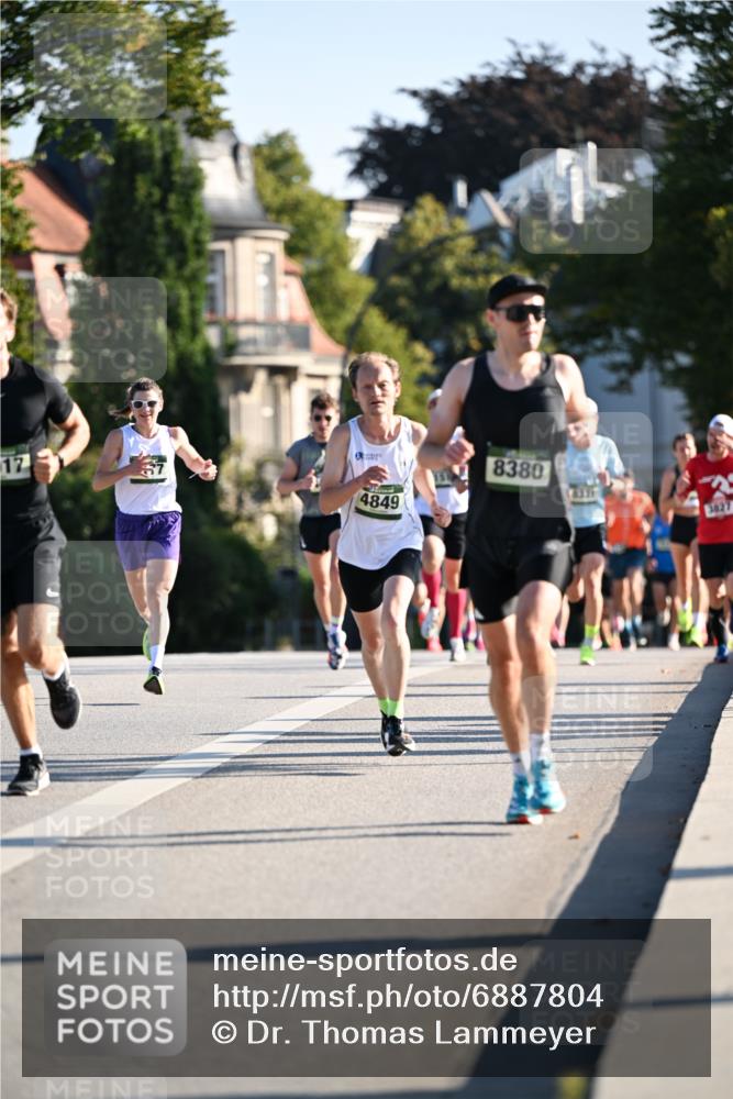 01.09.2024 - BARMER Alsterlauf Dr. Thomas Lammeyer http://msf.ph/oto/6887804 01.09.2024 09:21:46 Laufen 17, 37, 4849, 8380, 8331, 3827 meine-sportfotos.de