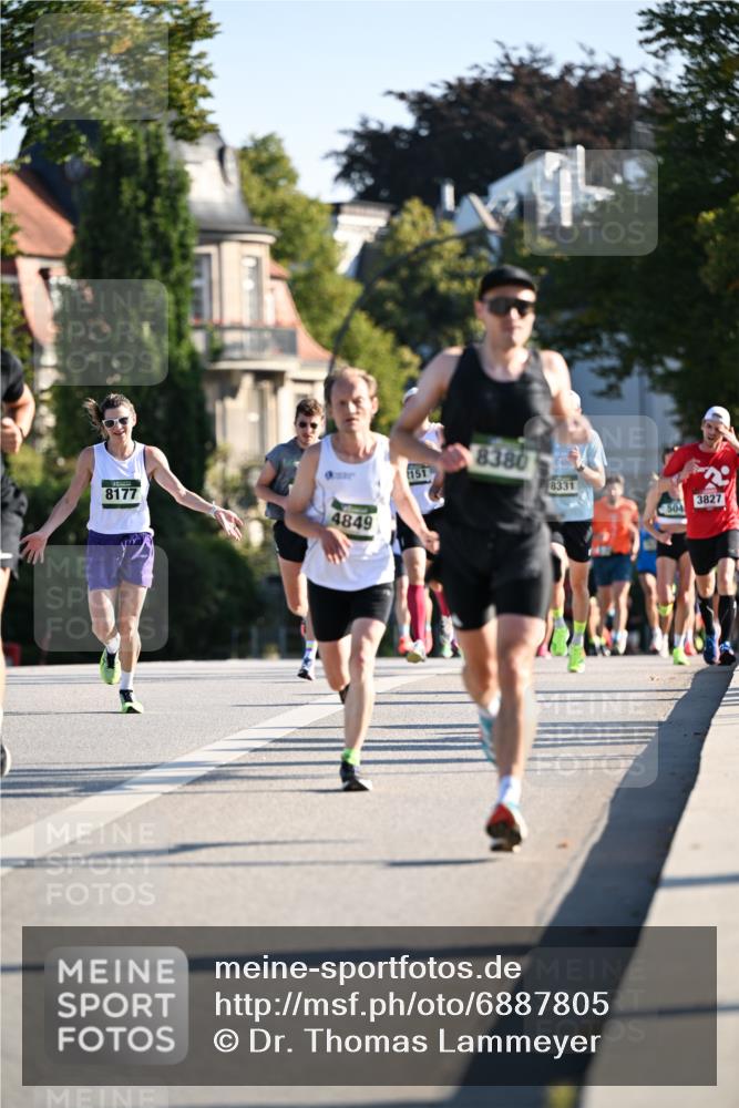 01.09.2024 - BARMER Alsterlauf Dr. Thomas Lammeyer http://msf.ph/oto/6887805 01.09.2024 09:21:46 Laufen 8177, 4849, 151, 8380, 8331, 3827, 504 meine-sportfotos.de