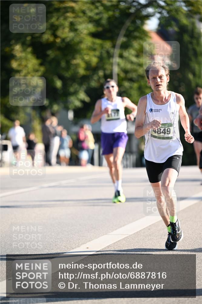 01.09.2024 - BARMER Alsterlauf Dr. Thomas Lammeyer http://msf.ph/oto/6887816 01.09.2024 09:21:48 Laufen 4849 meine-sportfotos.de