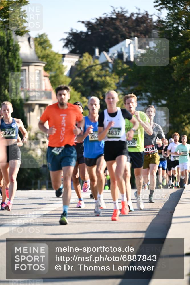 01.09.2024 - BARMER Alsterlauf Dr. Thomas Lammeyer http://msf.ph/oto/6887843 01.09.2024 09:21:54 Laufen 3604, 252, 1525, 4156 meine-sportfotos.de