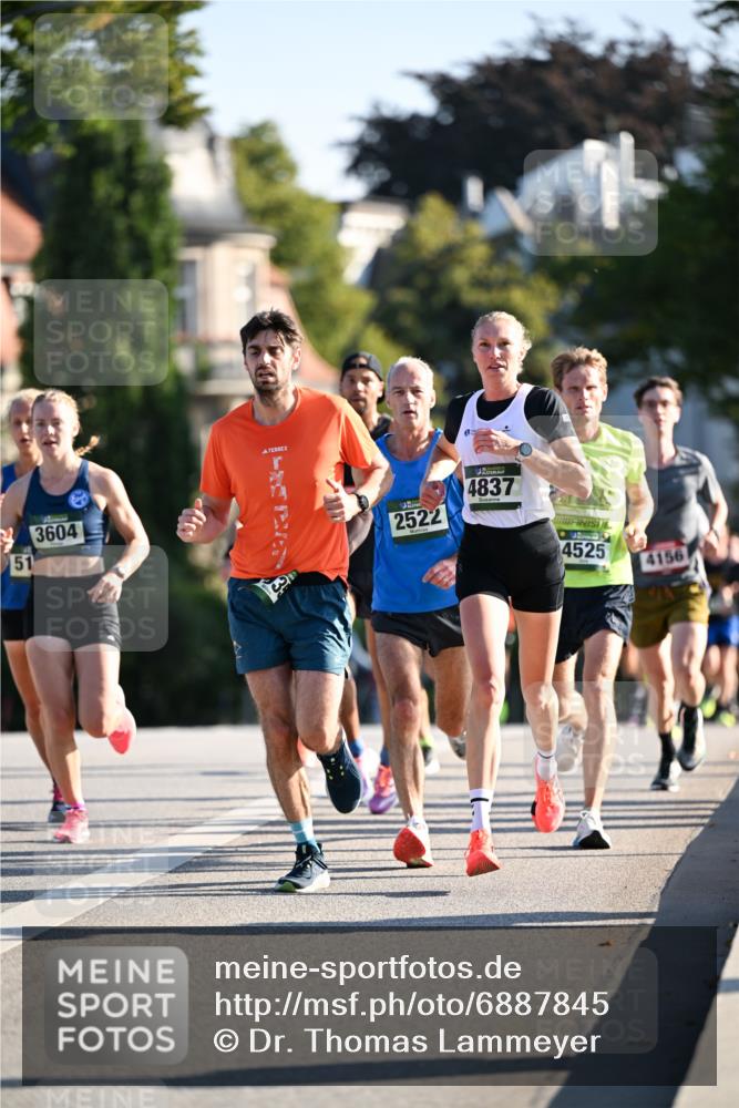 01.09.2024 - BARMER Alsterlauf Dr. Thomas Lammeyer http://msf.ph/oto/6887845 01.09.2024 09:21:54 Laufen 51, 3604, 2522, 4837, 4525, 4156 meine-sportfotos.de