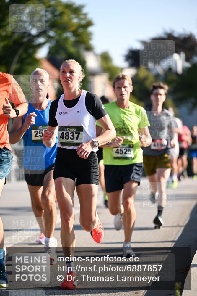 01.09.2024 - BARMER Alsterlauf Dr. Thomas Lammeyer http://msf.ph/oto/6887857 01.09.2024 09:21:57 Laufen 2, 25, 35, 4837, 4525 meine-sportfotos.de