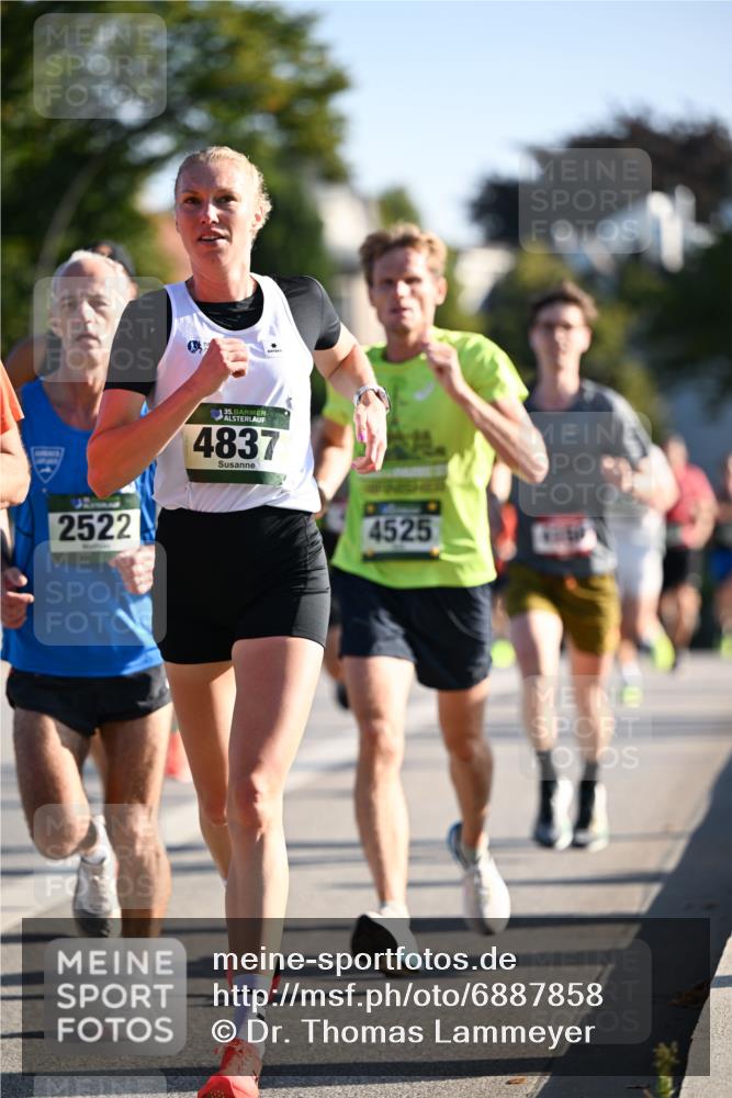 01.09.2024 - BARMER Alsterlauf Dr. Thomas Lammeyer http://msf.ph/oto/6887858 01.09.2024 09:21:57 Laufen 2522, 10, 35, 4837, 4525 meine-sportfotos.de