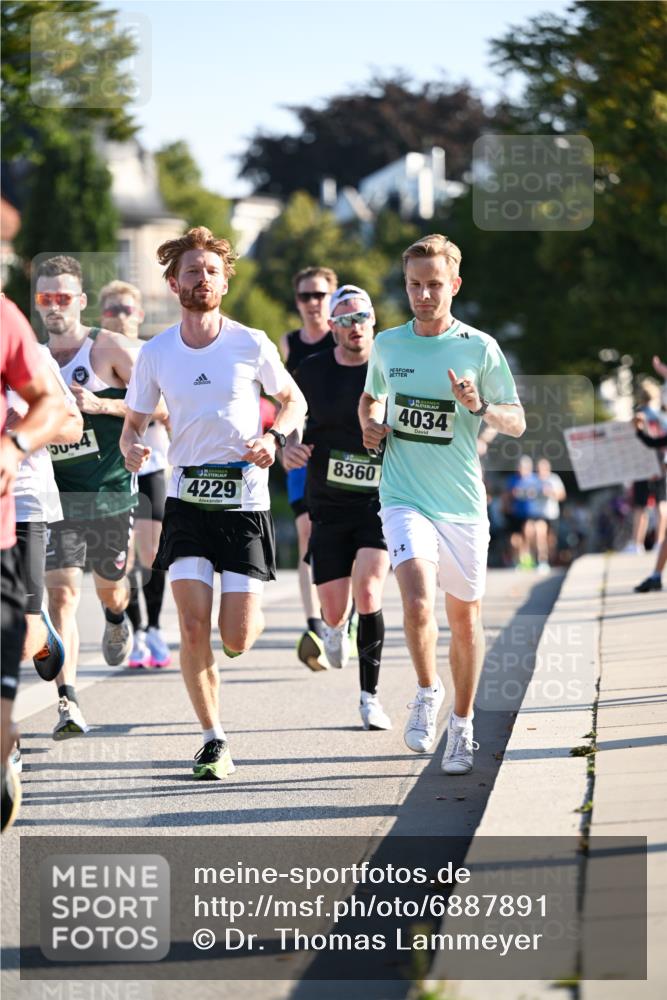 01.09.2024 - BARMER Alsterlauf Dr. Thomas Lammeyer http://msf.ph/oto/6887891 01.09.2024 09:22:02 Laufen 5, 44, 4229, 8360, 4034 meine-sportfotos.de