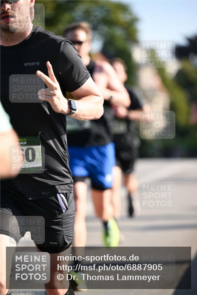 01.09.2024 - BARMER Alsterlauf Dr. Thomas Lammeyer http://msf.ph/oto/6887905 01.09.2024 09:22:05 Laufen 60 meine-sportfotos.de