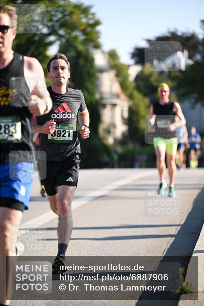 01.09.2024 - BARMER Alsterlauf Dr. Thomas Lammeyer http://msf.ph/oto/6887906 01.09.2024 09:22:06 Laufen 283, 35, 3921 meine-sportfotos.de