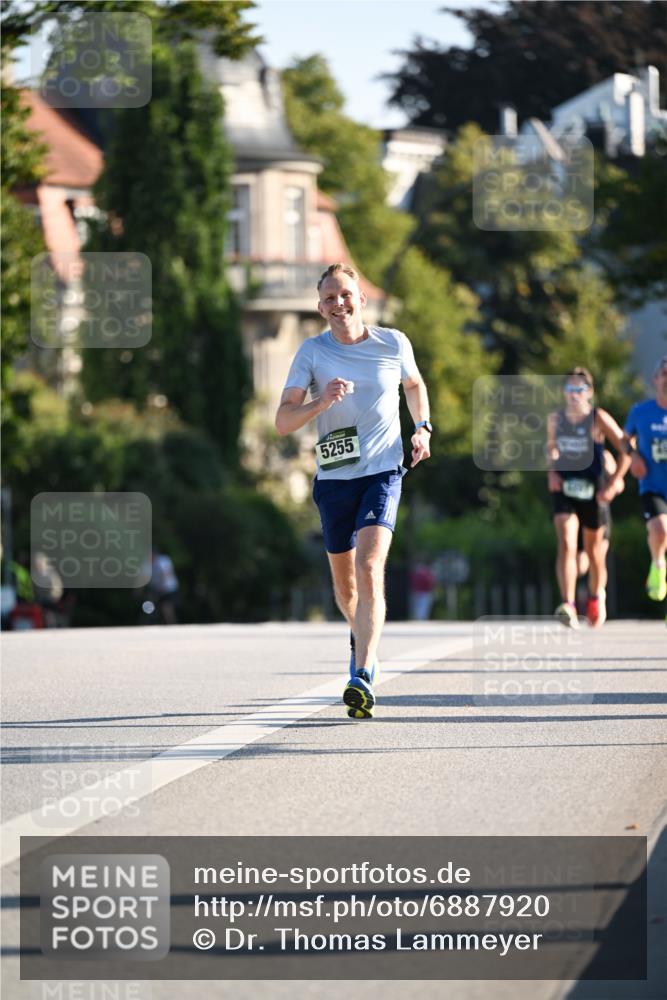 01.09.2024 - BARMER Alsterlauf Dr. Thomas Lammeyer http://msf.ph/oto/6887920 01.09.2024 09:22:10 Laufen 5255 meine-sportfotos.de