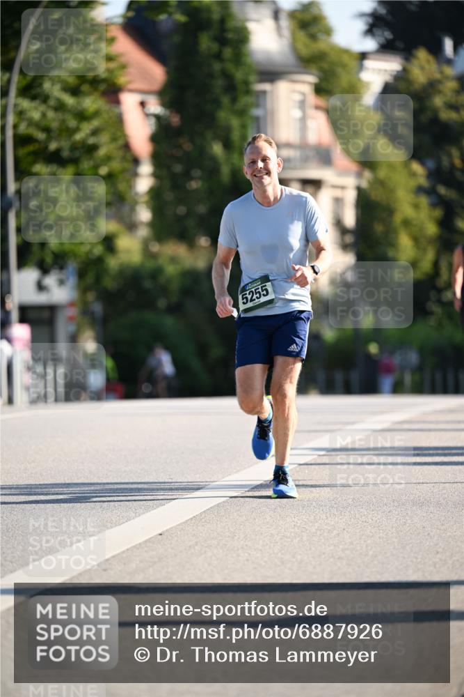 01.09.2024 - BARMER Alsterlauf Dr. Thomas Lammeyer http://msf.ph/oto/6887926 01.09.2024 09:22:10 Laufen 5255 meine-sportfotos.de