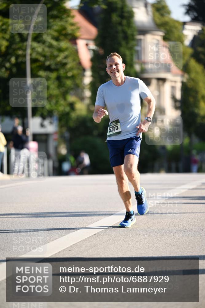 01.09.2024 - BARMER Alsterlauf Dr. Thomas Lammeyer http://msf.ph/oto/6887929 01.09.2024 09:22:11 Laufen 5255 meine-sportfotos.de