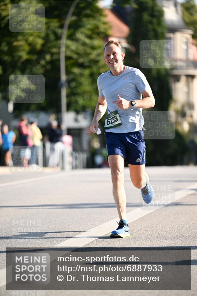 01.09.2024 - BARMER Alsterlauf Dr. Thomas Lammeyer http://msf.ph/oto/6887933 01.09.2024 09:22:11 Laufen 5255 meine-sportfotos.de