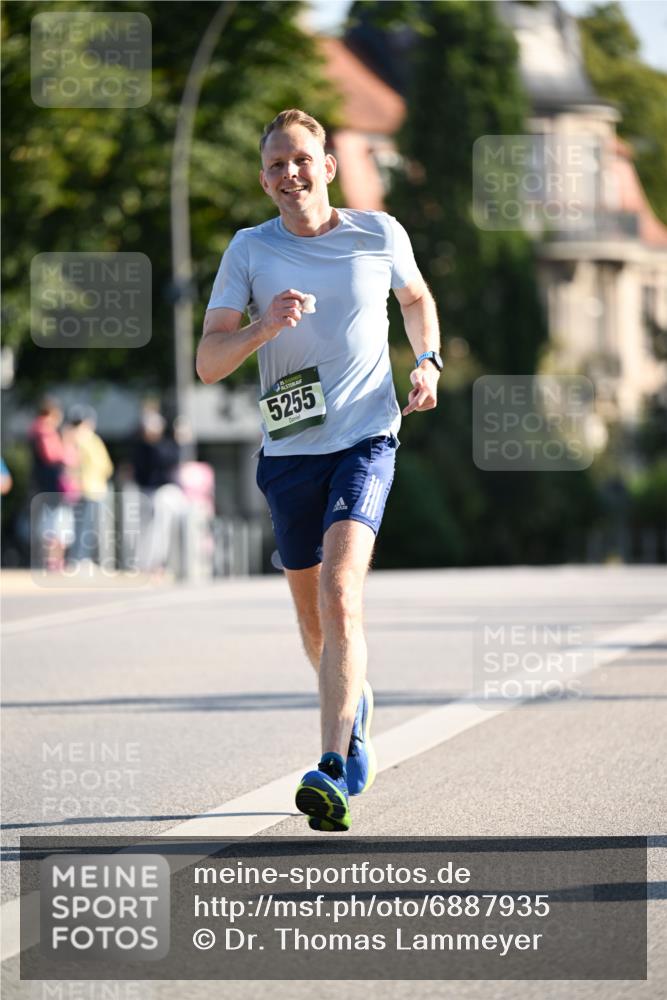 01.09.2024 - BARMER Alsterlauf Dr. Thomas Lammeyer http://msf.ph/oto/6887935 01.09.2024 09:22:12 Laufen 5, 5255 meine-sportfotos.de