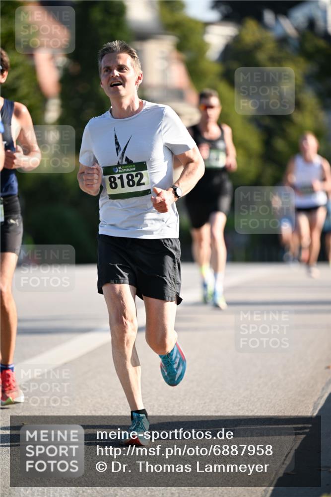 01.09.2024 - BARMER Alsterlauf Dr. Thomas Lammeyer http://msf.ph/oto/6887958 01.09.2024 09:22:16 Laufen 35, 8182 meine-sportfotos.de