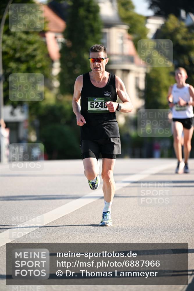01.09.2024 - BARMER Alsterlauf Dr. Thomas Lammeyer http://msf.ph/oto/6887966 01.09.2024 09:22:17 Laufen 35, 5248 meine-sportfotos.de