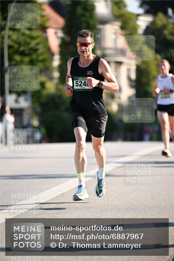 01.09.2024 - BARMER Alsterlauf Dr. Thomas Lammeyer http://msf.ph/oto/6887967 01.09.2024 09:22:17 Laufen 35, 5248 meine-sportfotos.de