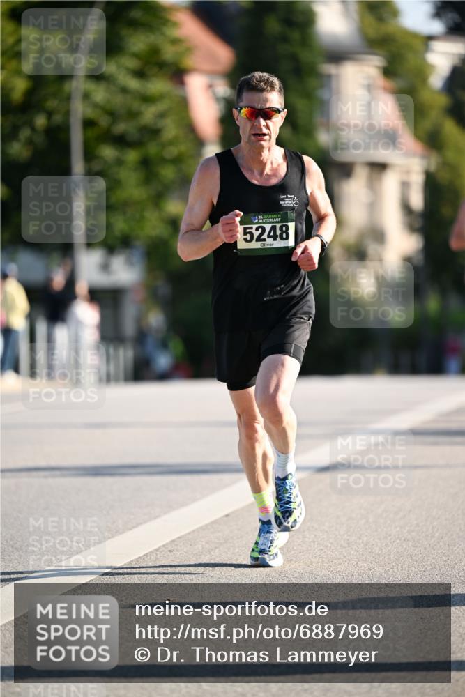 01.09.2024 - BARMER Alsterlauf Dr. Thomas Lammeyer http://msf.ph/oto/6887969 01.09.2024 09:22:18 Laufen 5248 meine-sportfotos.de