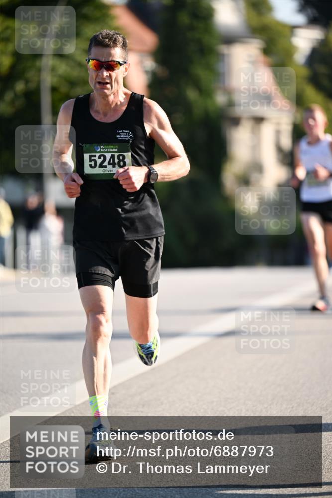 01.09.2024 - BARMER Alsterlauf Dr. Thomas Lammeyer http://msf.ph/oto/6887973 01.09.2024 09:22:18 Laufen 5248 meine-sportfotos.de